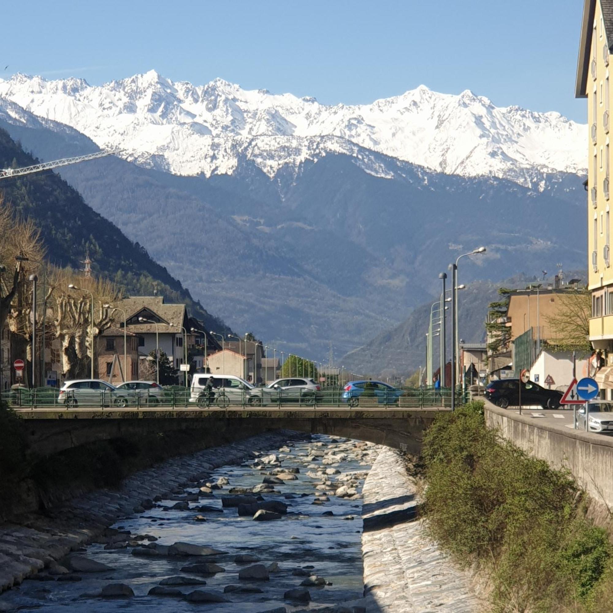Il Rosone Apartment Tirano Luaran gambar